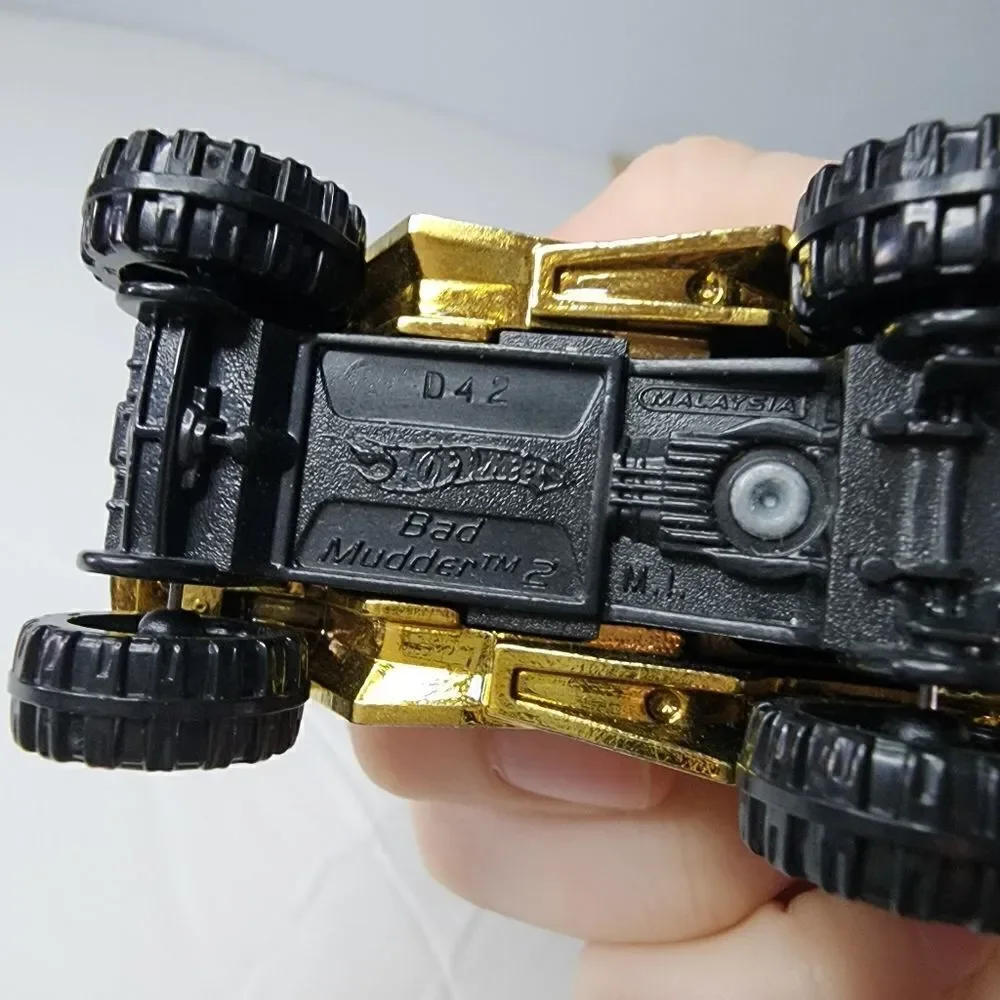 Hot Wheels 2011 HW Video Game Heroes Series #243 Bad Mudder 2 Green